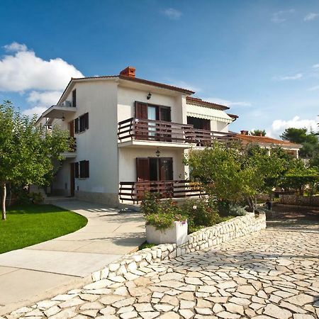 Apartmani Polonijo Nada Krk Town Esterno foto
