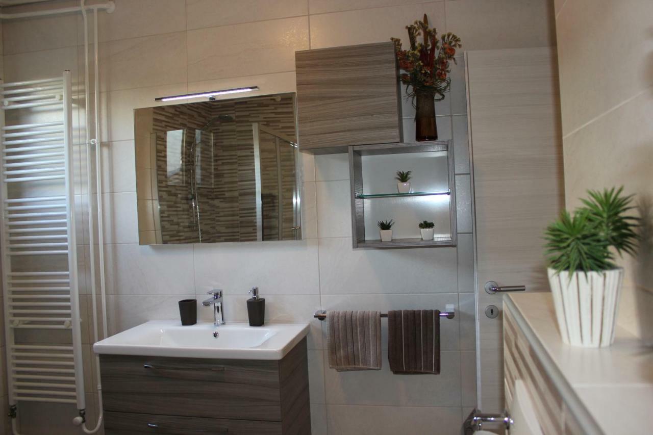 Apartmani Polonijo Nada Krk Town Esterno foto