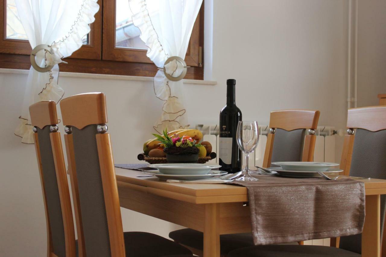 Apartmani Polonijo Nada Krk Town Esterno foto