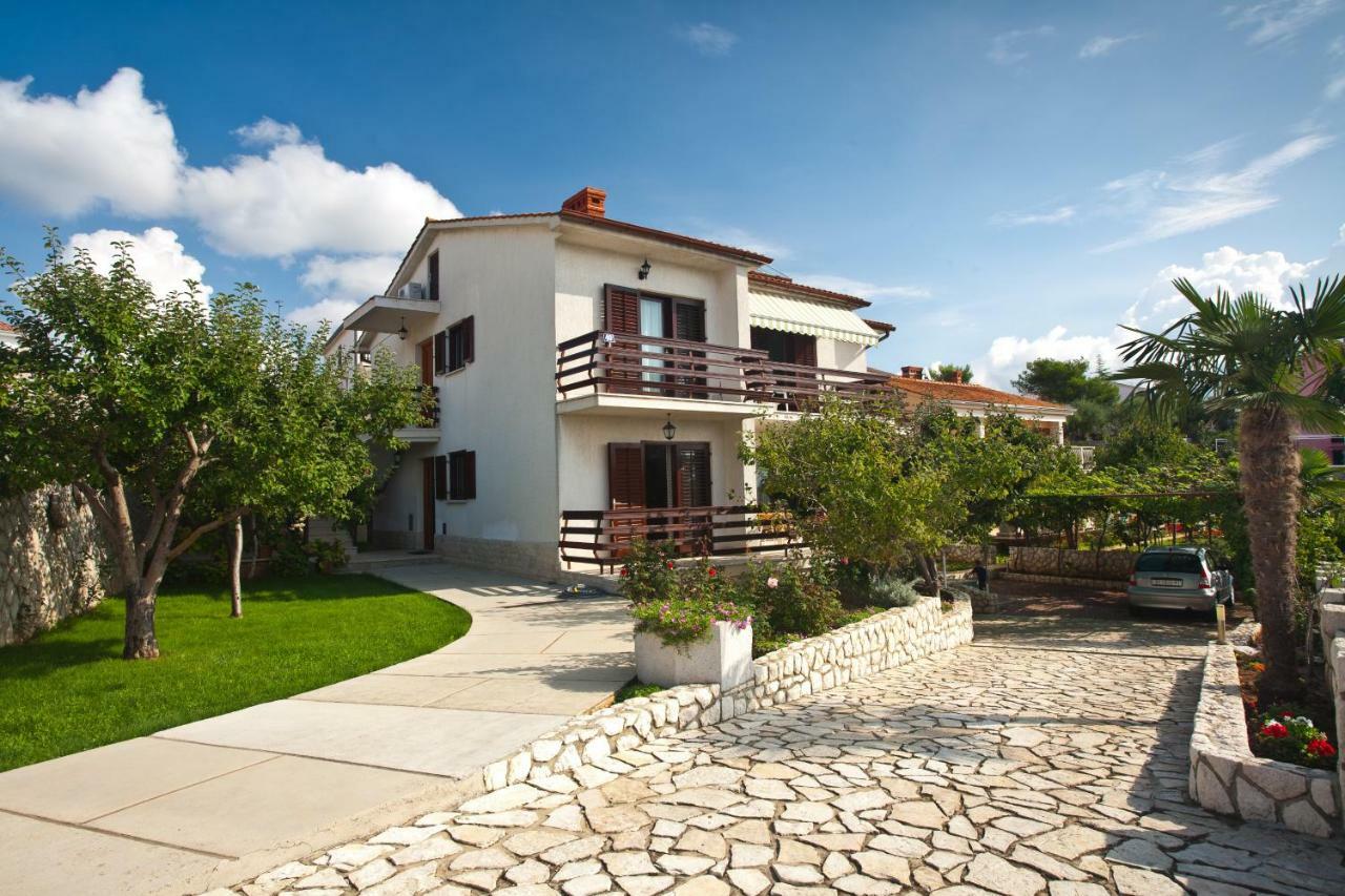 Apartmani Polonijo Nada Krk Town Esterno foto