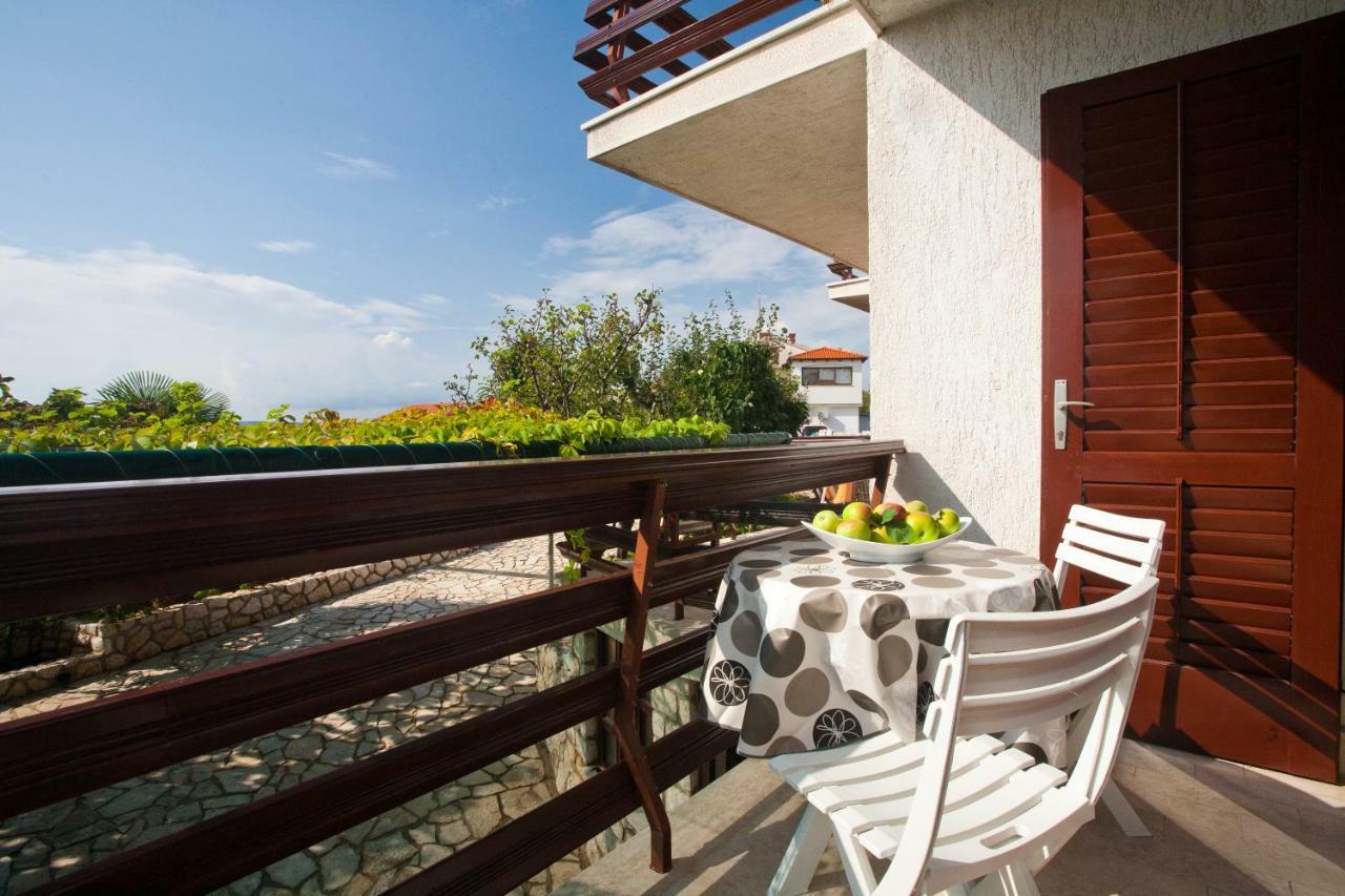 Apartmani Polonijo Nada Krk Town Esterno foto