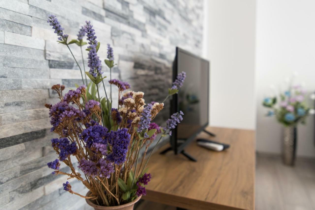Apartmani Polonijo Nada Krk Town Esterno foto