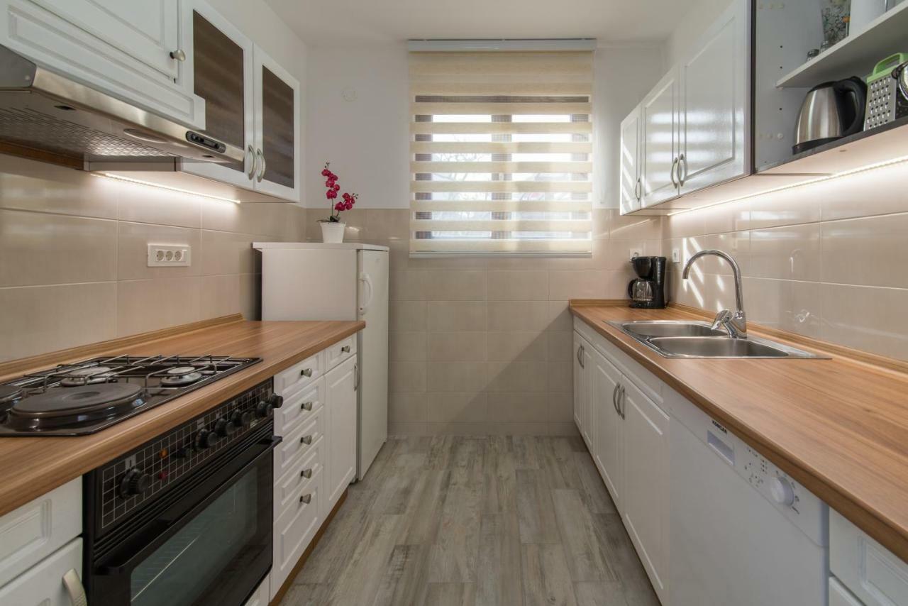 Apartmani Polonijo Nada Krk Town Esterno foto
