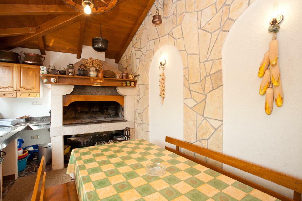 Apartmani Polonijo Nada Krk Town Esterno foto